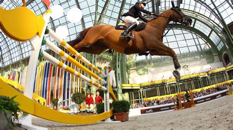 saut hermes equestrian show.